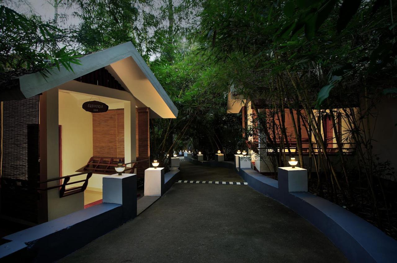 Gokulam Grand Resort & Spa, Coorg Kushālnagar Buitenkant foto