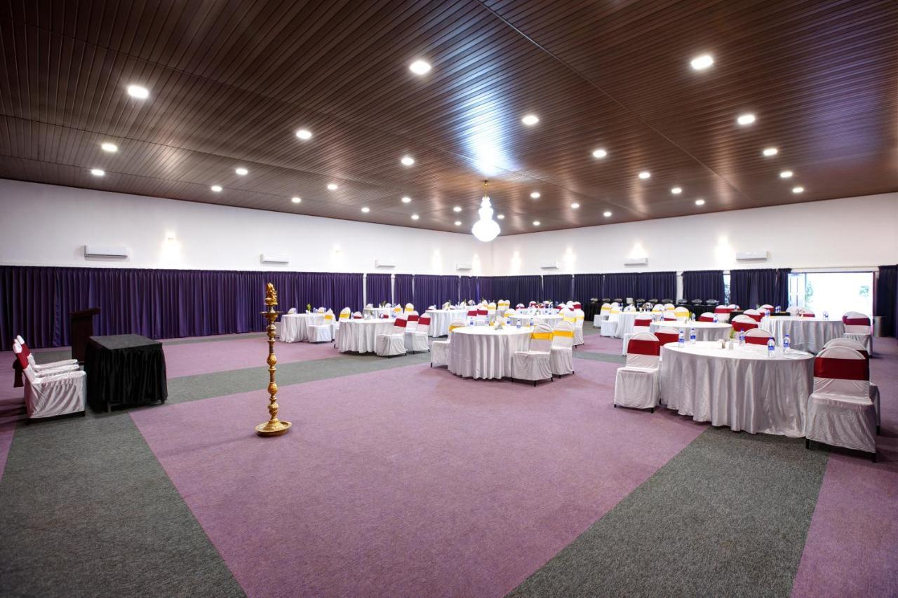 Gokulam Grand Resort & Spa, Coorg Kushālnagar Buitenkant foto