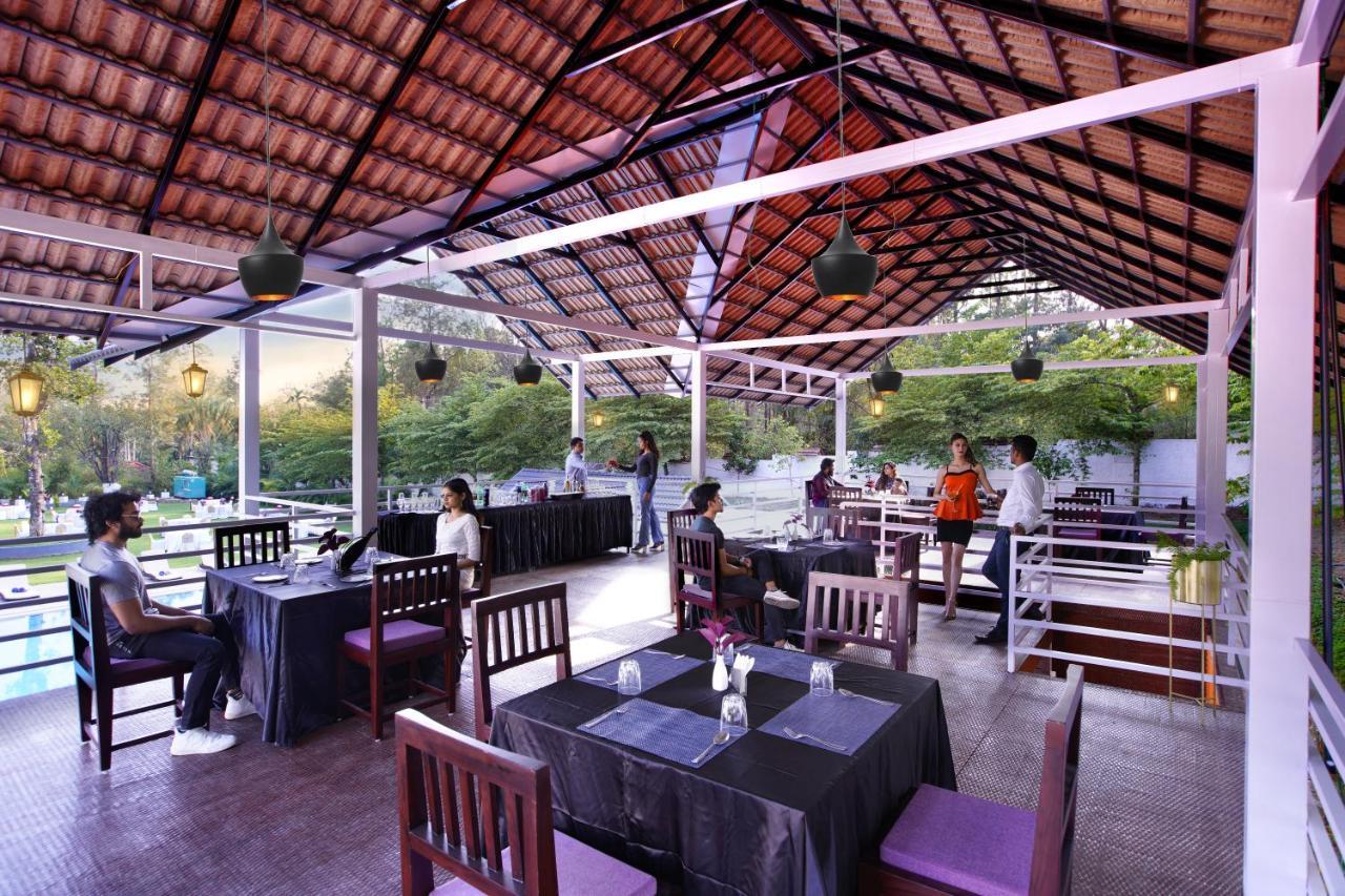Gokulam Grand Resort & Spa, Coorg Kushālnagar Buitenkant foto