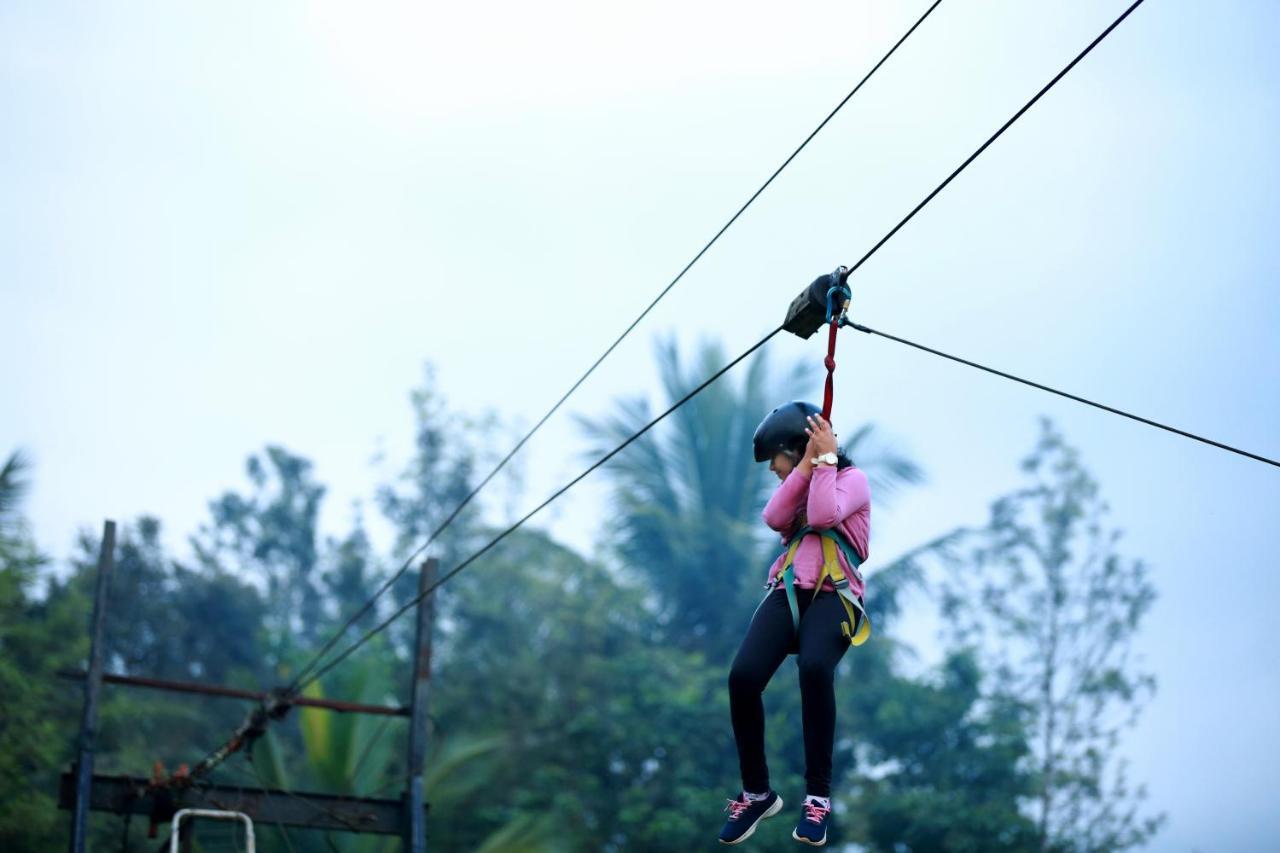 Gokulam Grand Resort & Spa, Coorg Kushālnagar Buitenkant foto